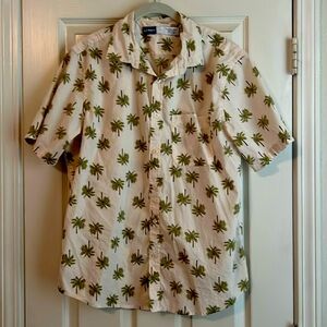 Men’s short sleeve button-up